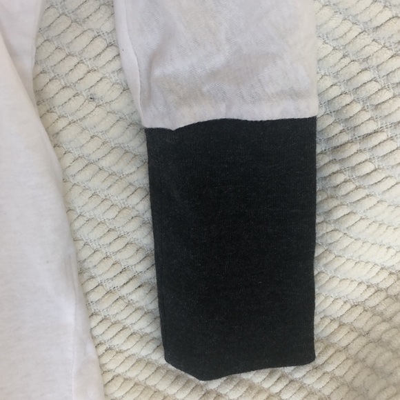 Chaser cold shoulder burnout shirt with grey cuffed sleeves. Size M - Picture 3 of 7